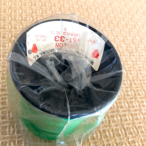 NIP Kelly Green large nylon thread spool - Picture 7 of 13